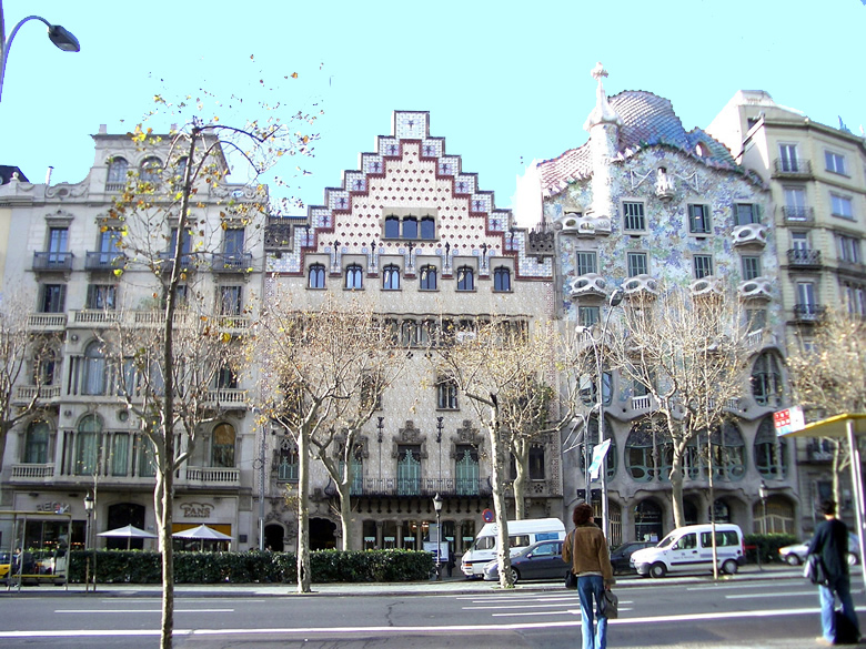 Casa Amatller de Puig i Cadafalch 1900, al costat de la Casa Batlló, de Gaudí